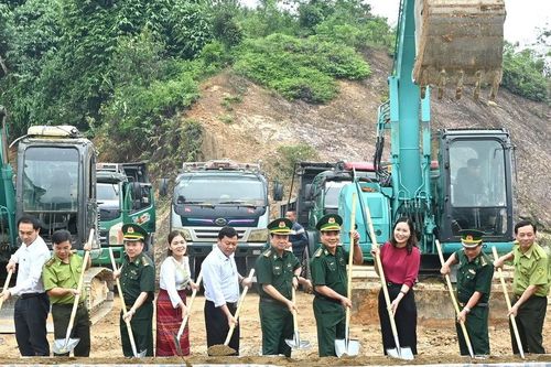 Khởi công tuyến đường xuyên dãy Giăng Màn ở Hà Tĩnh: Mở lối giao thương, kết nối đồng bào vùng biên