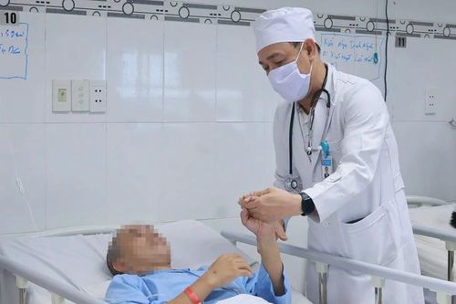 Đau đầu kéo dài, người đàn ông 39 tuổi phát hiện khối u não xuất huyết