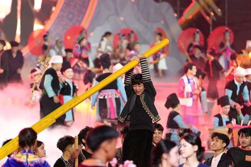 Hội tụ và tỏa sáng 'Sắc màu văn hóa dân tộc Mông' tại Điện Biên
