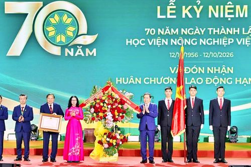 Học viện Nông nghiệp Việt Nam kỷ niệm 70 năm thành lập và đón nhận Huân chương Lao động hạng Nhất