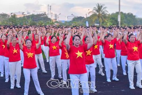 Hơn 4.000 người dân Cà Mau hưởng ứng phong trào rèn luyện thể thao