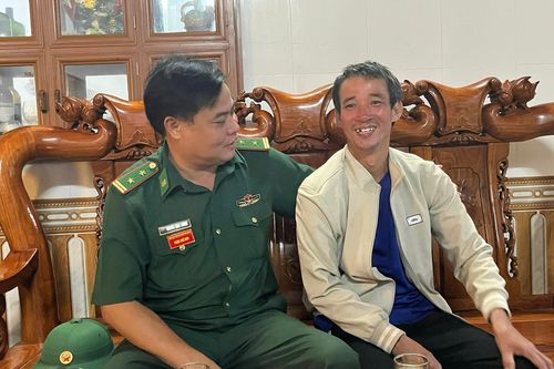 Ngư dân mất tích sau vụ chìm tàu cá tự bơi vào bờ sau 8 giờ lênh đênh trên biển