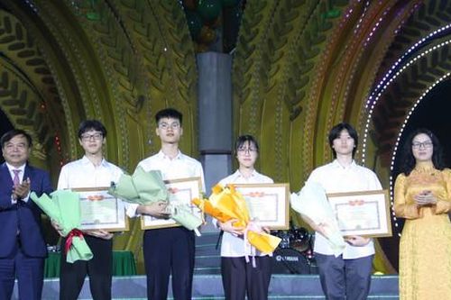 Tân sinh viên Học viện Nông nghiệp Việt Nam được kỳ vọng làm chủ công nghệ, sáng tạo vì cộng đồng