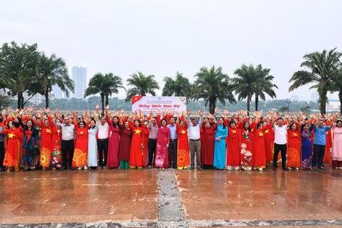 Phường Đại Mỗ: 300 hội viên phụ nữ hòa nhịp dân vũ chào mừng ngày 10-10
