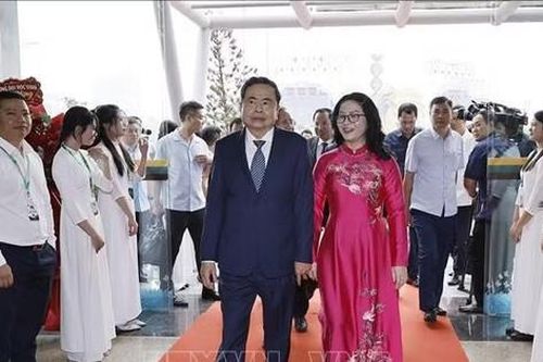 Chủ tịch Quốc hội Trần Thanh Mẫn: Gắn đào tạo, nghiên cứu khoa học với thực tiễn sản xuất nông nghiệp
