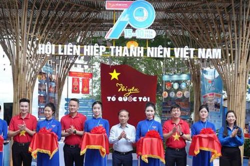 Khai mạc Triển lãm '70 Năm dấu ấn - tiếp nối khát vọng'