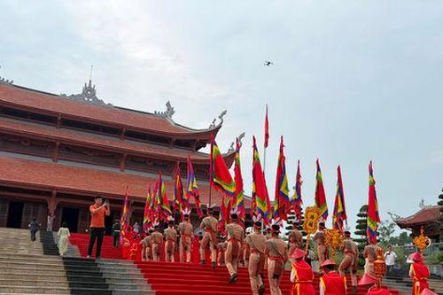 Lan tỏa đạo lý 'Uống nước nhớ nguồn' trong ngày kỷ niệm 72 năm Giải phóng Thủ đô