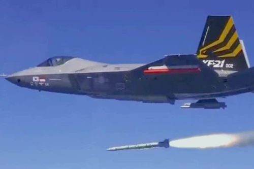 Cách KF-21 từ tiêm kích không đối không trở thành nền tảng đa nhiệm