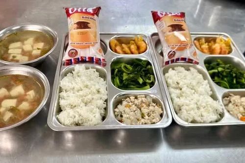'Nóng' chuyện suất ăn bán trú: Ngoài an toàn thực phẩm thì dinh dưỡng vẫn còn là mối lo