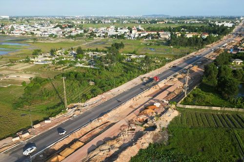 Tăng tốc thi công đường Voi - Sầm Sơn, phấn đấu hoàn thành vào cuối năm 2026