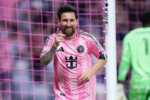 Ronaldo gọi, Messi trả lời bằng cú đúp