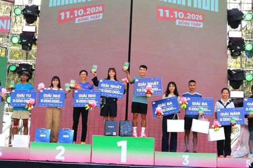 Đồng Tháp trao giải 'VPBank đất Sen Hồng Music Marathon 2026' cho các VĐV
