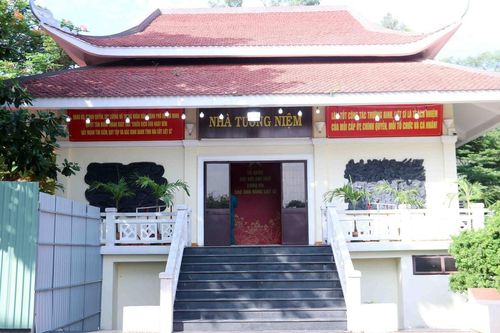 Lễ viếng, Lễ truy điệu và an táng hài cốt liệt sĩ quy tập tại công viên Lê Thị Riêng diễn ra ngày 14/10