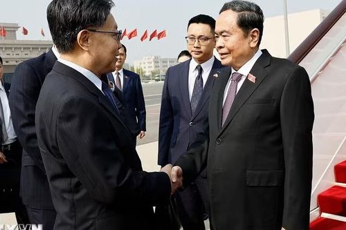 Chủ tịch Quốc hội Trần Thanh Mẫn bắt đầu thăm chính thức Trung Quốc