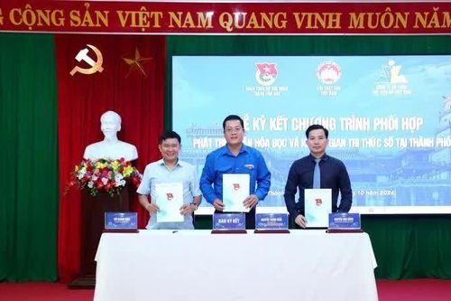 Phối hợp phát triển văn hóa đọc và không gian tri thức số tại Huế