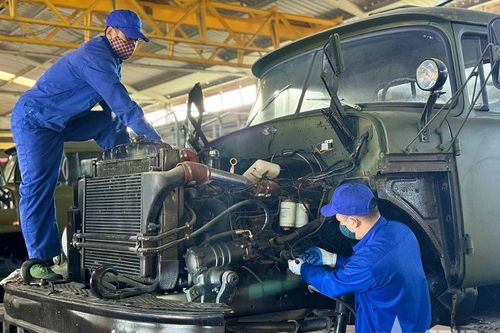 Đồng bộ quy trình sửa chữa xe ô tô quân sự tại Tiểu đoàn 879
