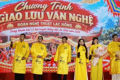 Cải lương ngân vang giữa mùa hội phương Bắc