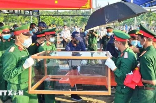 Cà Mau quy tập 3 hài cốt liệt sĩ tại nghĩa trang tạm Cầu Chữ Y