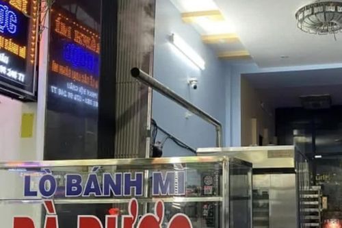 55 người nghi ngộ độc sau khi ăn bánh mì, bếp chế biến có lối đi qua nhà vệ sinh