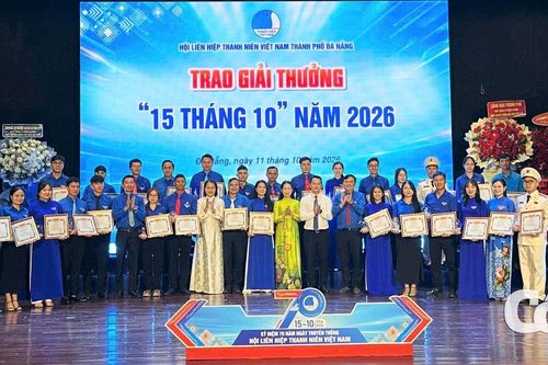 Đà Nẵng trao Giải thưởng '15 tháng 10' và 'Thanh niên sống đẹp'