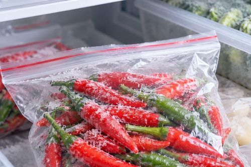3 cách bảo quản ớt tươi đơn giản tại nhà không lo hỏng