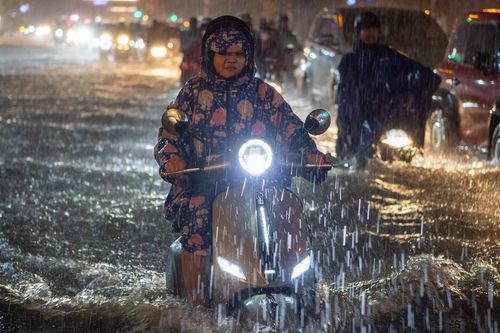 Thời tiết TPHCM và Nam Bộ 10 ngày tới: Mưa lớn kèm sấm sét dồn dập còn tiếp diễn?