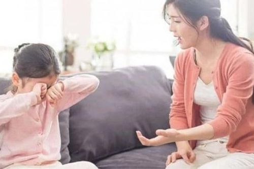 Vì sao trẻ có tâm lý 'cha mẹ càng cấm, con càng làm'?