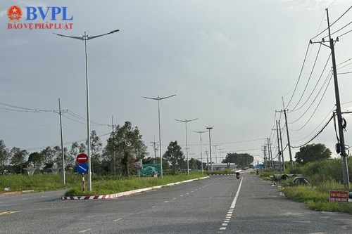Kiến nghị chấn chỉnh tình trạng lấn chiếm hành lang an toàn giao thông