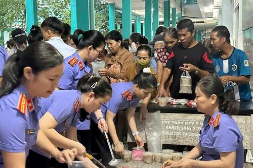 VKSND khu vực 10, TP Đà Nẵng lan tỏa yêu thương qua chương trình 'bát cháo tình thương'