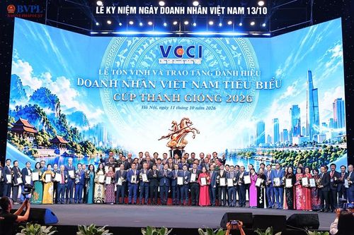 Vinh danh 100 doanh nhân tiêu biểu, khơi khát vọng vươn tầm doanh nghiệp Việt