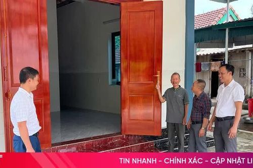 Trao mái ấm, tiếp động lực cho hộ khó khăn tại Đức Đồng