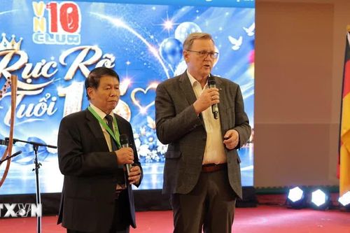 Câu lạc bộ Văn nghệ Tháng Mười: Nhịp cầu văn hóa Việt-Đức