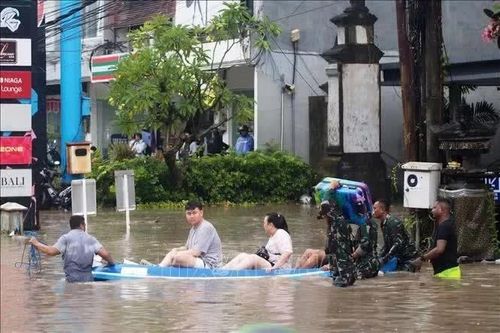 Indonesia: Sơ tán hàng trăm người do lũ lụt