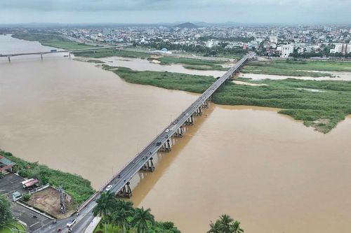 Cận cảnh cầu Trà Khúc 1 hơn 60 năm tuổi sẽ nhường chỗ cho cầu mới gần 2.200 tỷ đồng