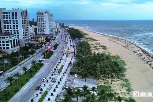 Toàn cảnh tháo dỡ 80 hàng quán 'trả lại' không gian cho bãi biển Nhật Lệ