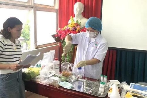 Phát hiện thực phẩm có nguy cơ gây hại sức khỏe, địa phương phải xử lý ngay