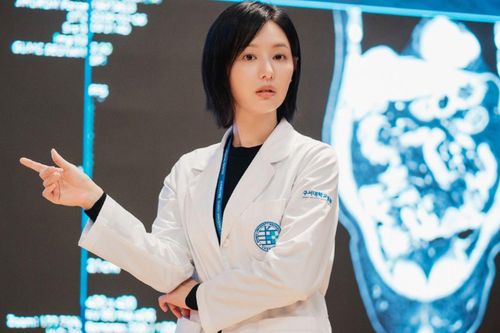 Doctor X của Kim Ji Won lập thành tích rating cao nhất năm 2026