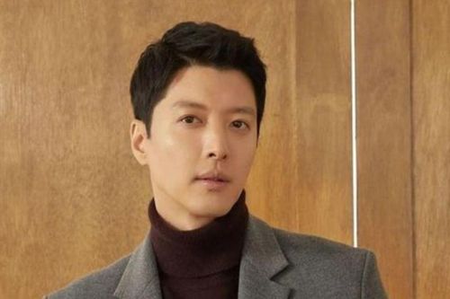 Lee Dong Gun đến Việt Nam ăn phở, uống cà phê