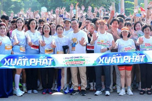 Tưng bừng khai mạc Giải 'Phụ nữ chạy vì môi trường không khói thuốc và tương lai xanh' 2026