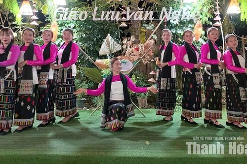 Năng Cát gìn giữ và phát huy bản sắc văn hóa gắn phát triển du lịch