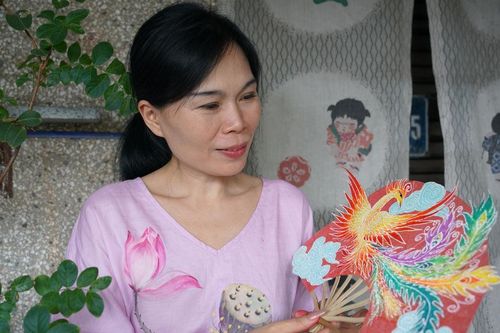Khi chiếc lá bước vào thế giới sáng tạo