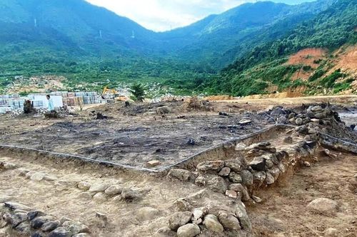 Cổ vật hé lộ những lớp lịch sử dưới Hải Vân