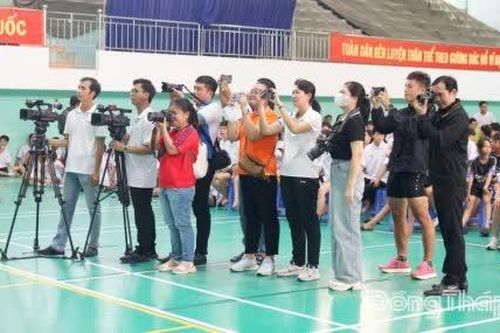 Đừng để một dòng tít viết thay sự thật