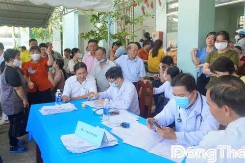 Xã Long Bình: Đẩy mạnh tích hợp tiện ích số và chăm sóc sức khỏe Nhân dân