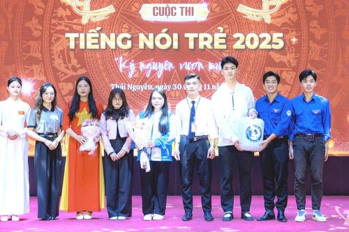 Xây dựng đội ngũ trí thức trẻ vừa 'hồng' vừa 'chuyên'