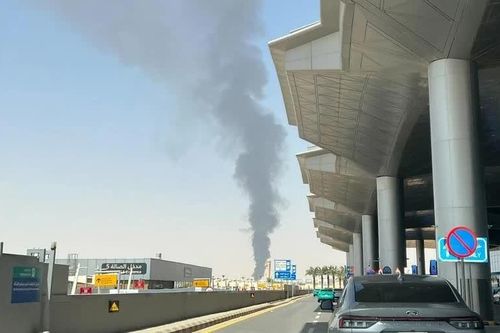 Sân bay quốc tế ở Arab Saudi bị tấn công: 12 người thiệt mạng, 309 người bị thương