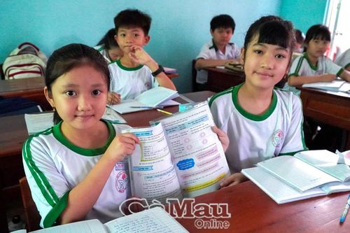 Linh hoạt khắc phục khó khăn về sách giáo khoa
