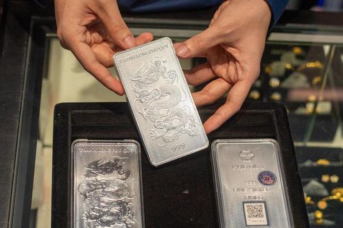 Giá bạc trong nước giảm, thế giới phục hồi trên 60 USD/ounce