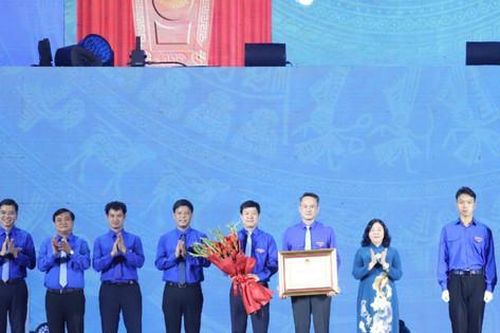 Hội Liên hiệp Thanh niên Việt Nam đón nhận Huân chương Lao động hạng Nhất