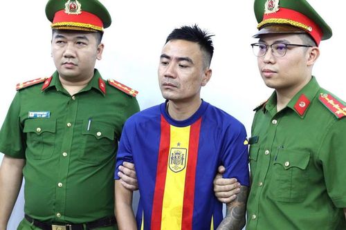 Khởi tố nam thanh niên xúc phạm người đàn ông trông xe ở quán dê